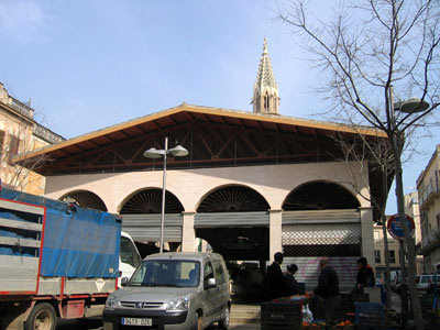マナコール教会裏のマーケット